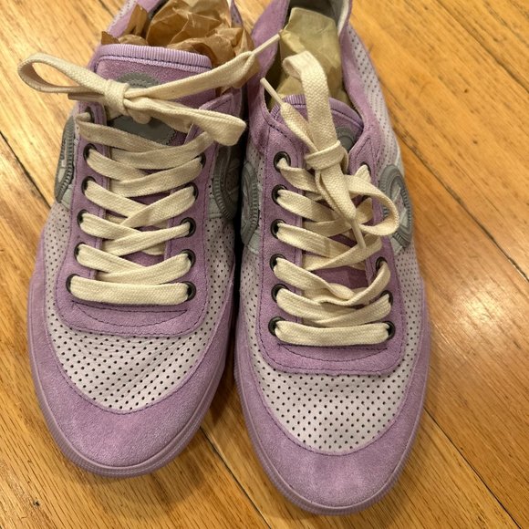 Aro Sneaker in Size 41 NEW NEVER WORN. - Picture 1 of 8